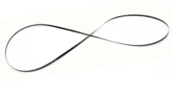 17-Band-is-twisted-into-a-figure-8-configuration