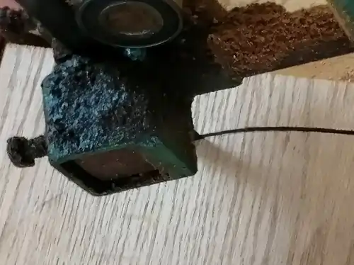 Bandsaw blade wandering off a straight cut line in wood