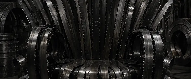 Bandsaw blade throne made from industrial bandsaw blades